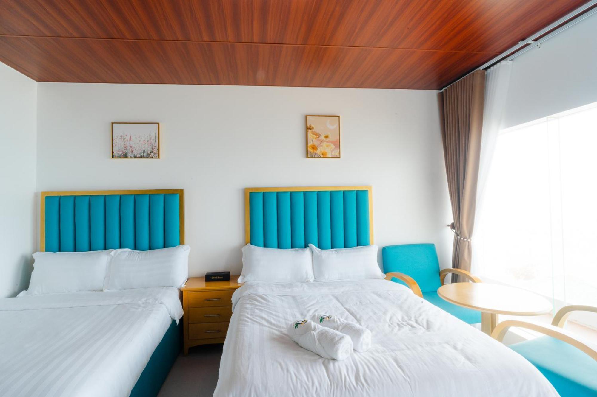 Q Beach Resort Cabangan Eksteriør billede