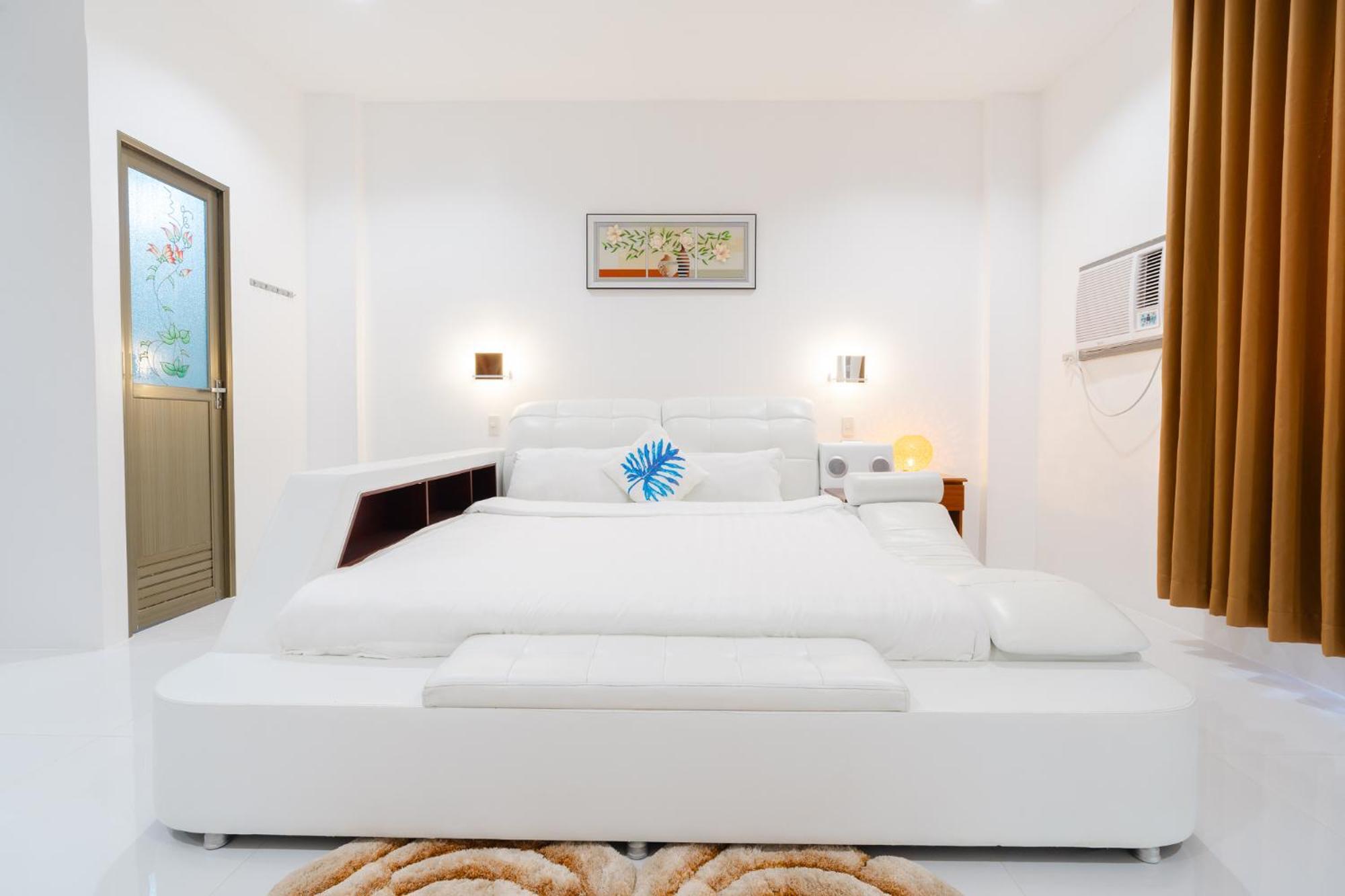Q Beach Resort Cabangan Eksteriør billede