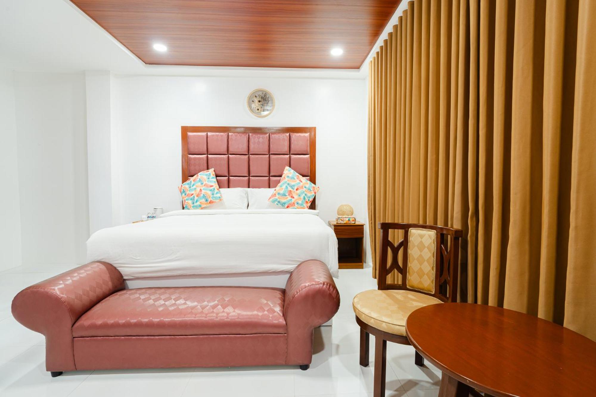 Q Beach Resort Cabangan Eksteriør billede