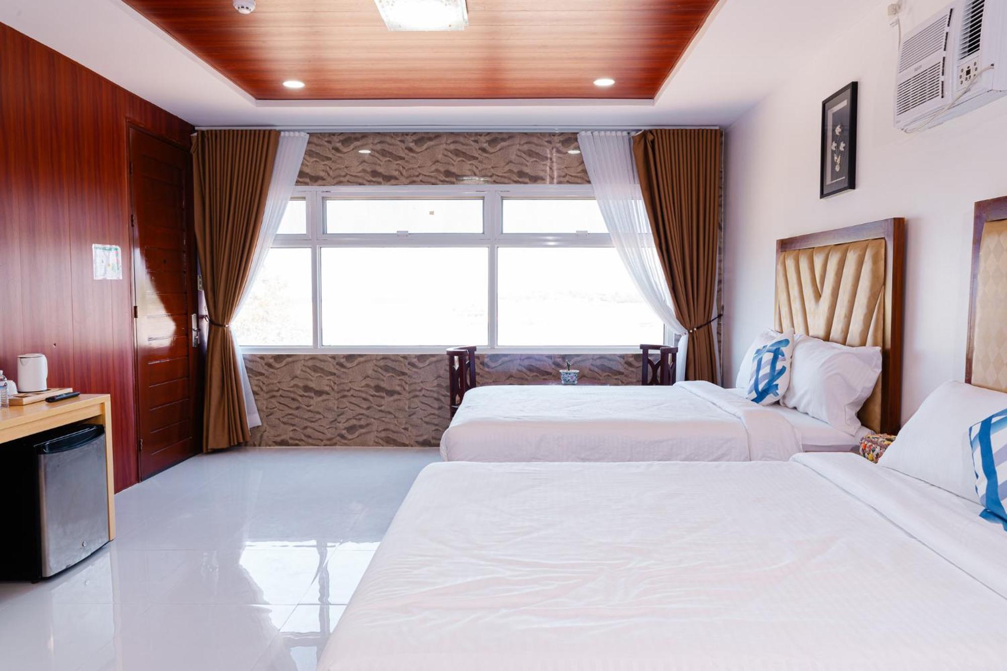 Q Beach Resort Cabangan Eksteriør billede