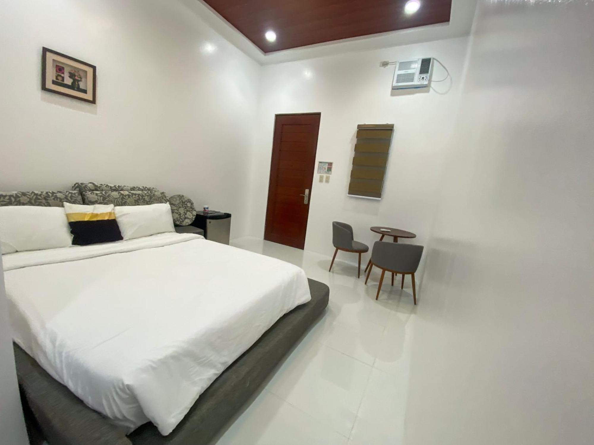 Q Beach Resort Cabangan Eksteriør billede